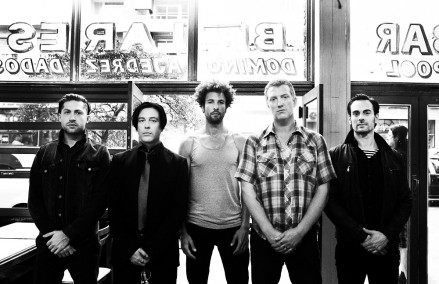 QueensOfTheStoneAge_photo2-439x284